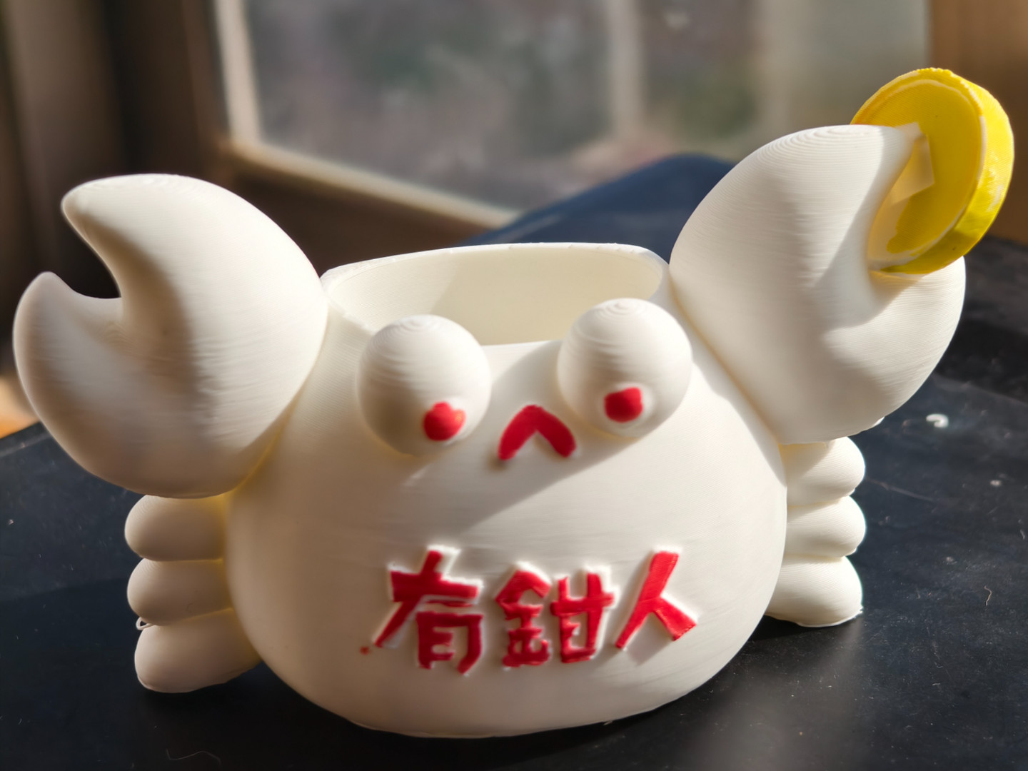 有钳人，有钱人小螃蟹笔筒