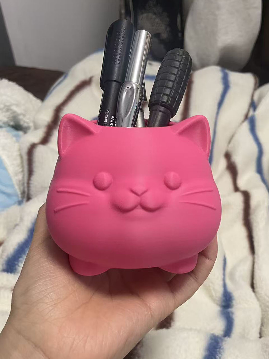 可爱猫笔筒
