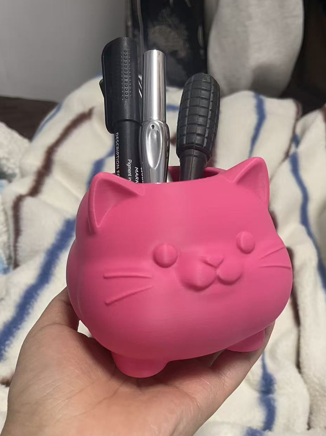 可爱猫笔筒