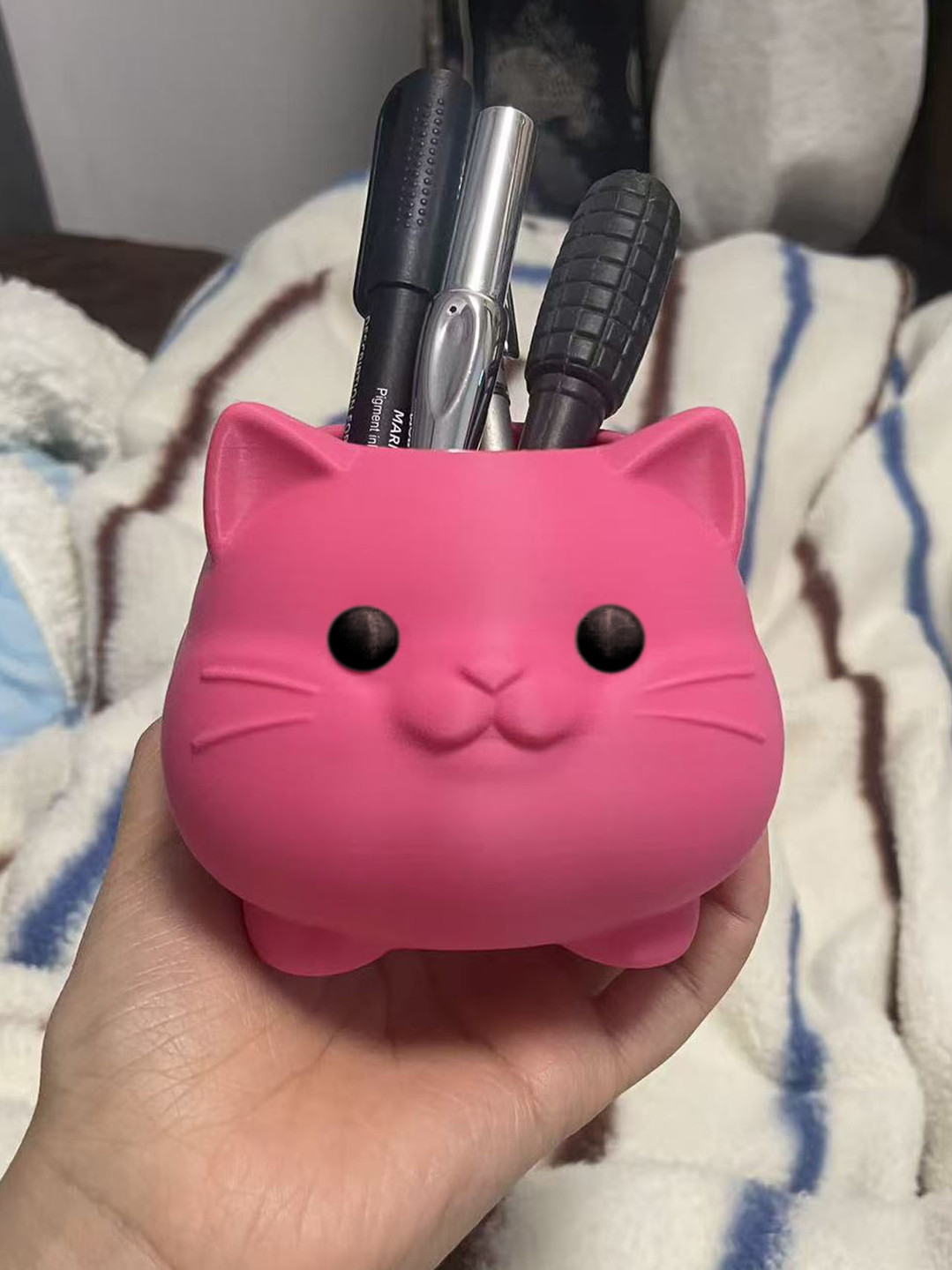 可爱猫笔筒