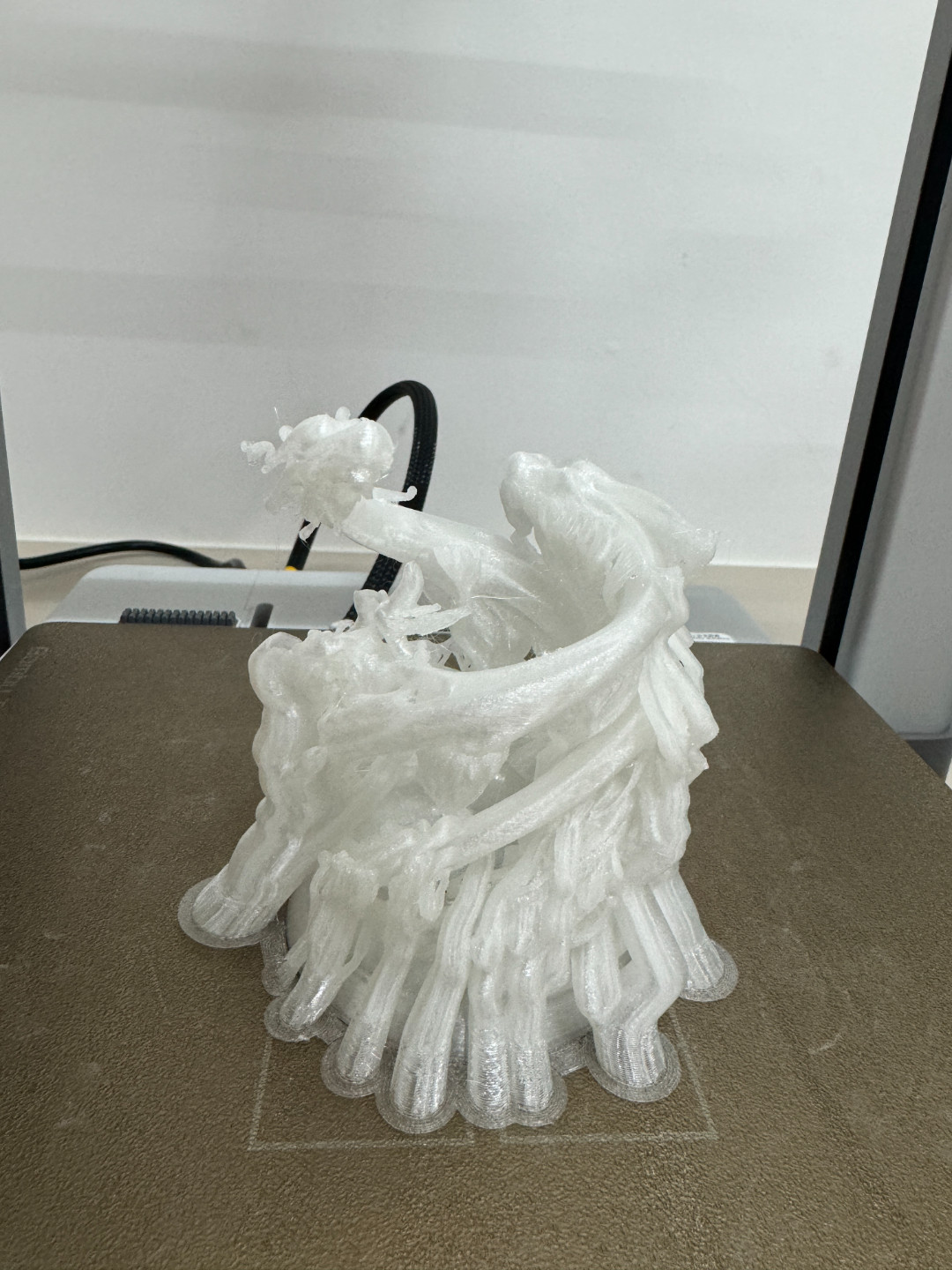 飞龙笔筒