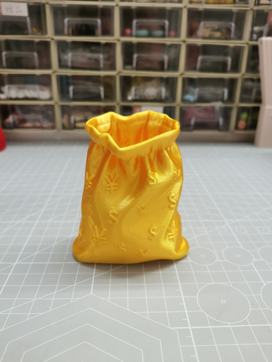 钱袋笔筒（无支撑）