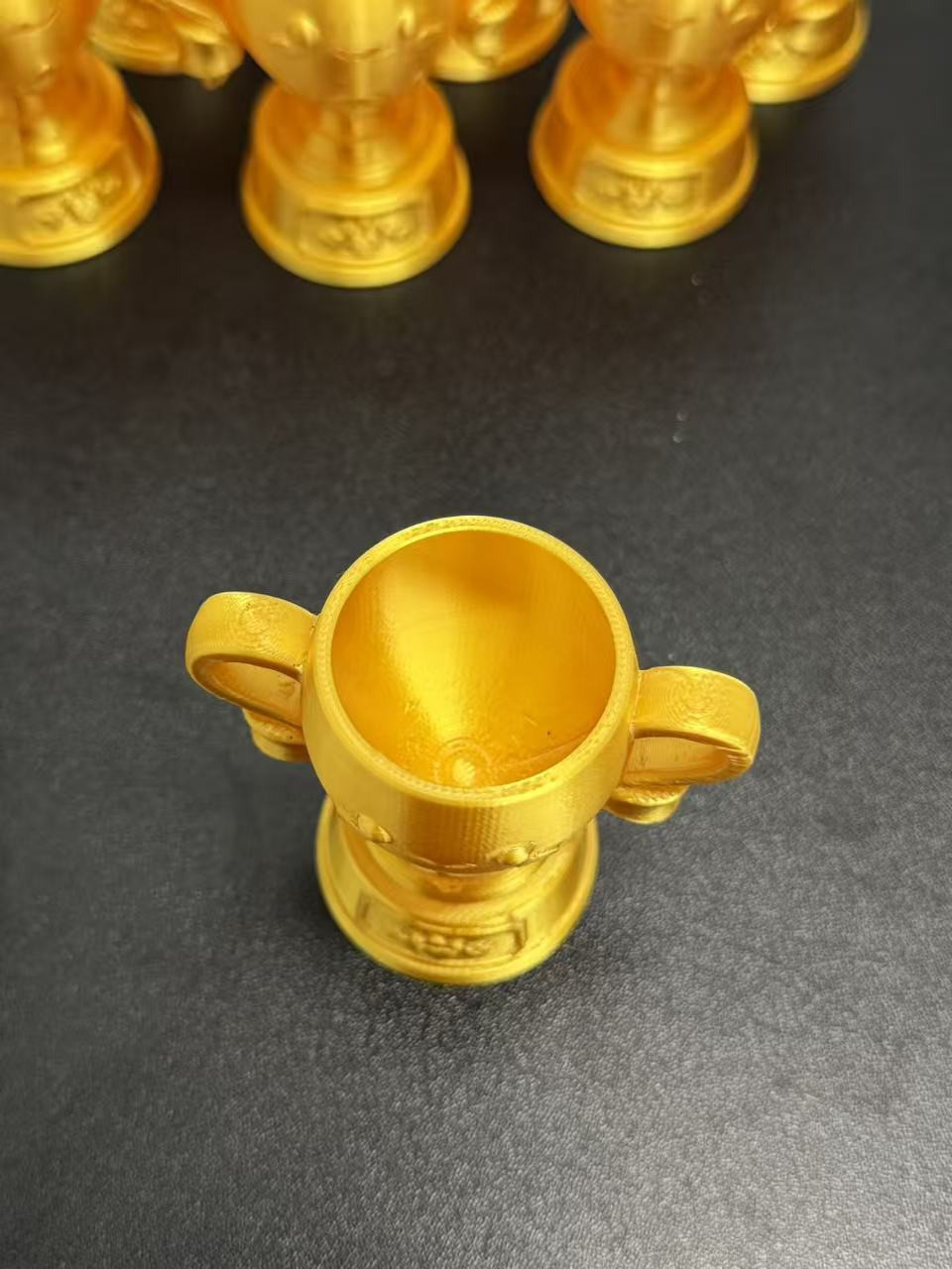 可爱的迷你冠军奖杯