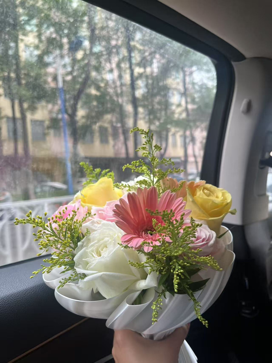 丝绸旋转花束花瓶