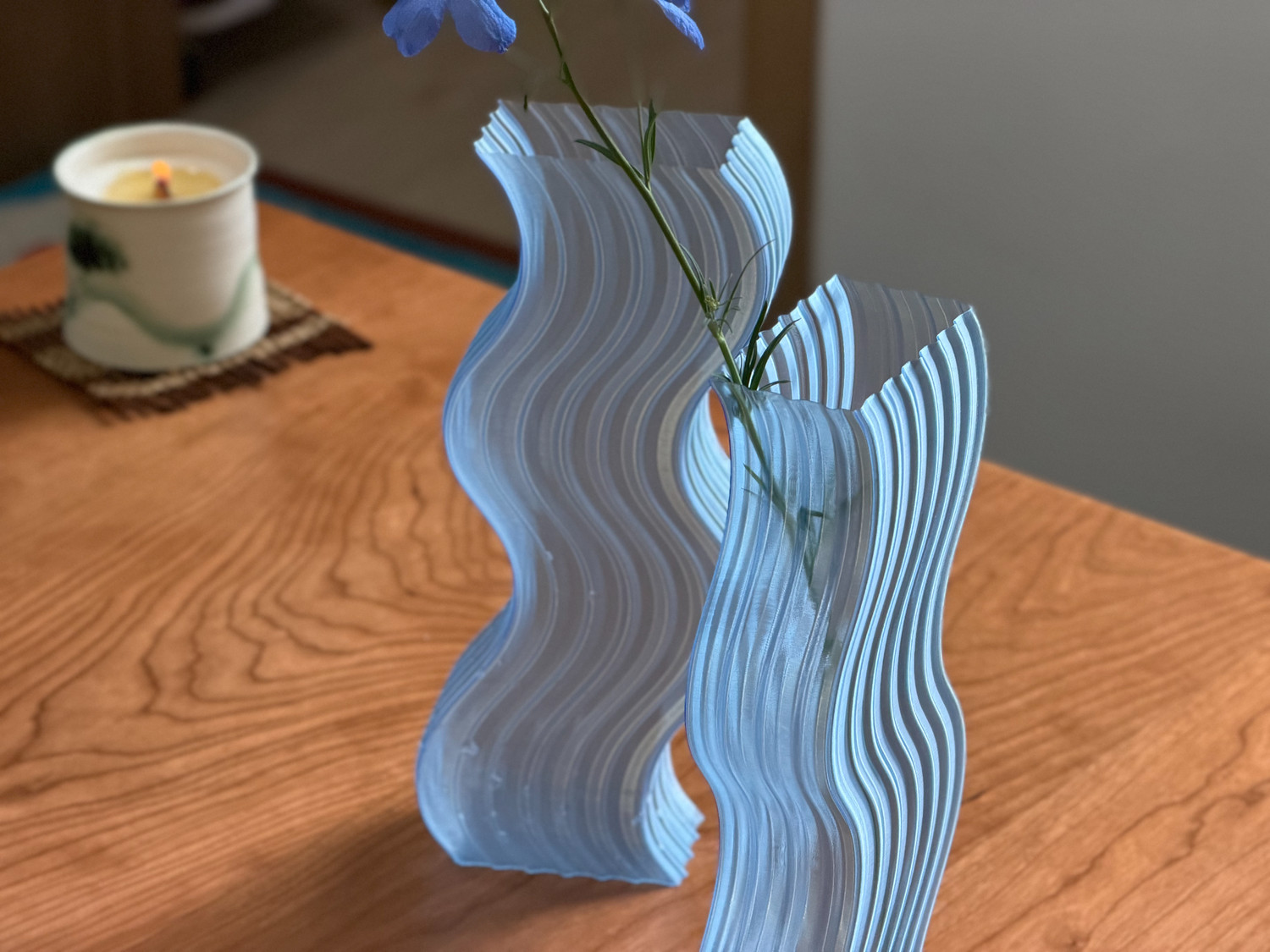 波浪花瓶，海浪花瓶，wave-like vase