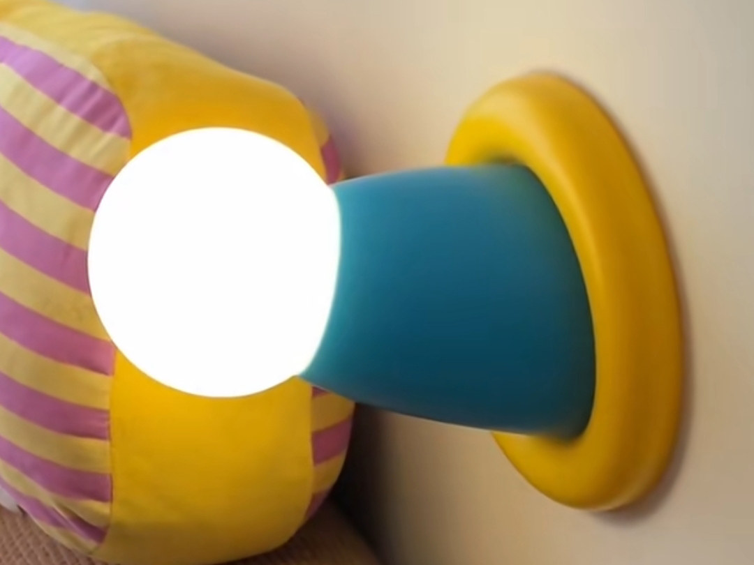 哆啦A梦伸出圆手灯(Doraemon reach out lamp)