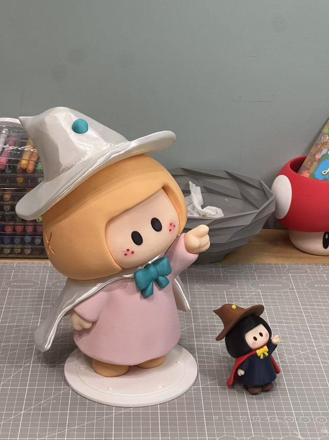 指指点点的娃娃
