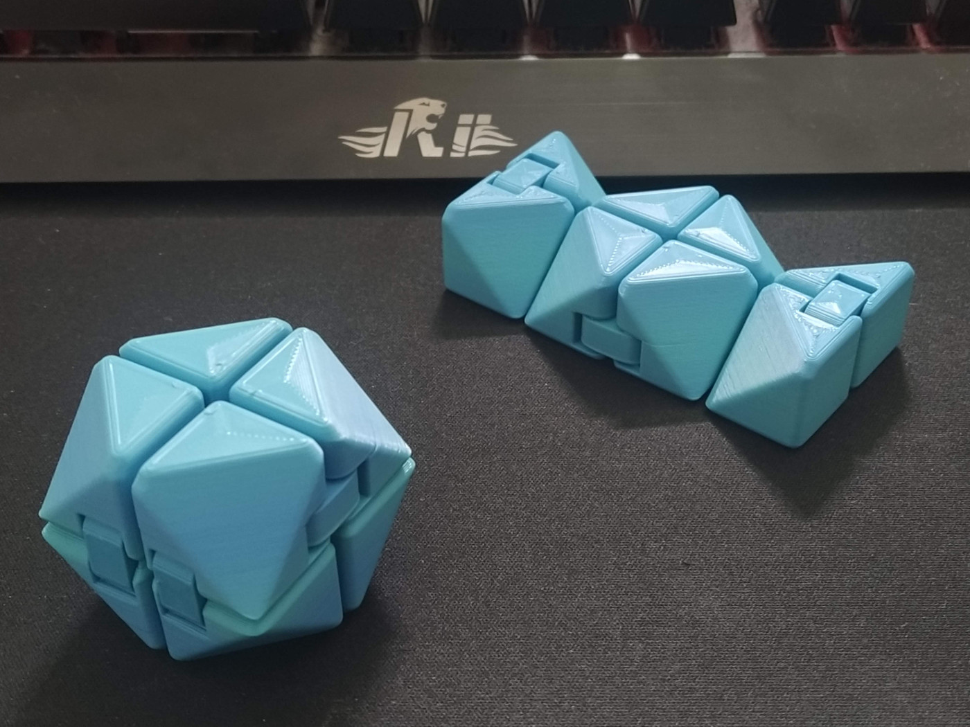 无限三角魔方解压玩具