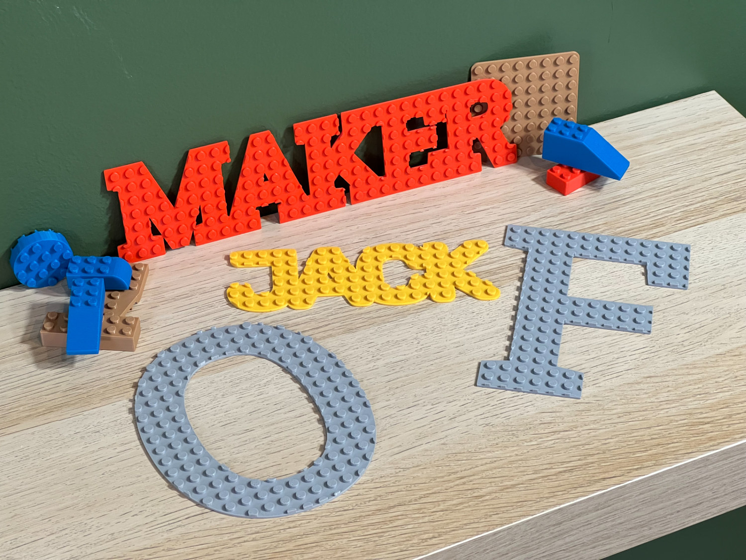 用积木打造您的姓名 - 在MakerWorld上定制！