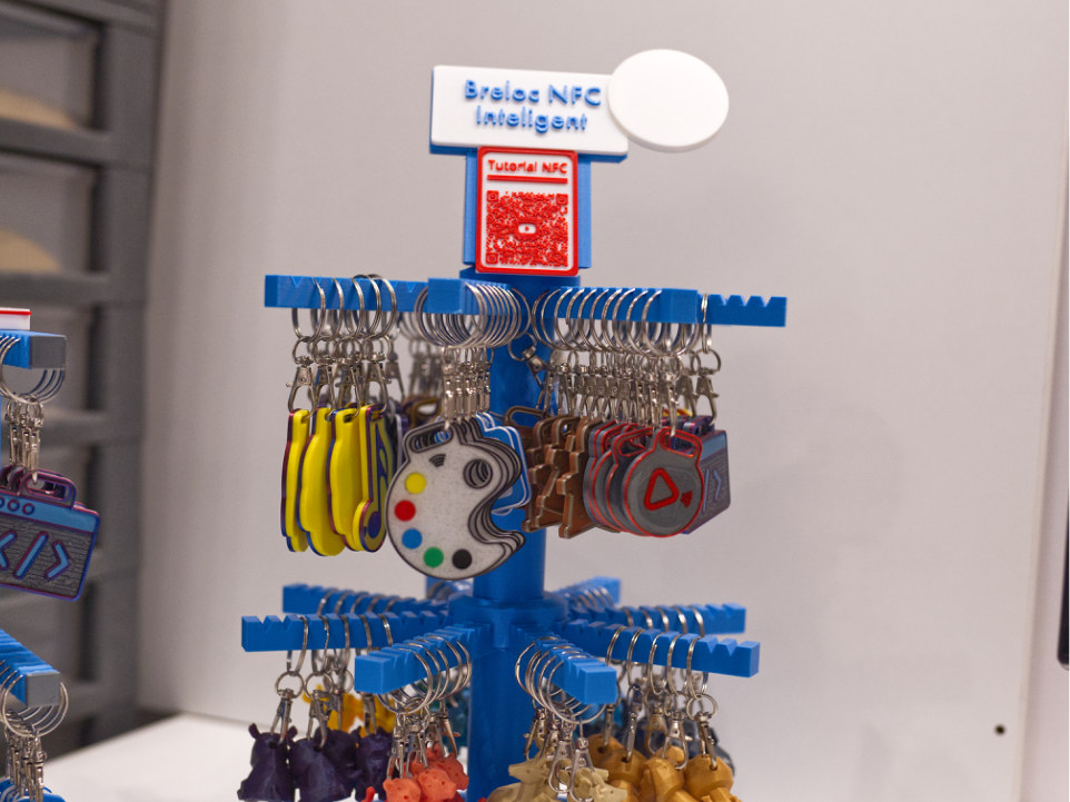 旋转商业展示架 - 钥匙扣展示架